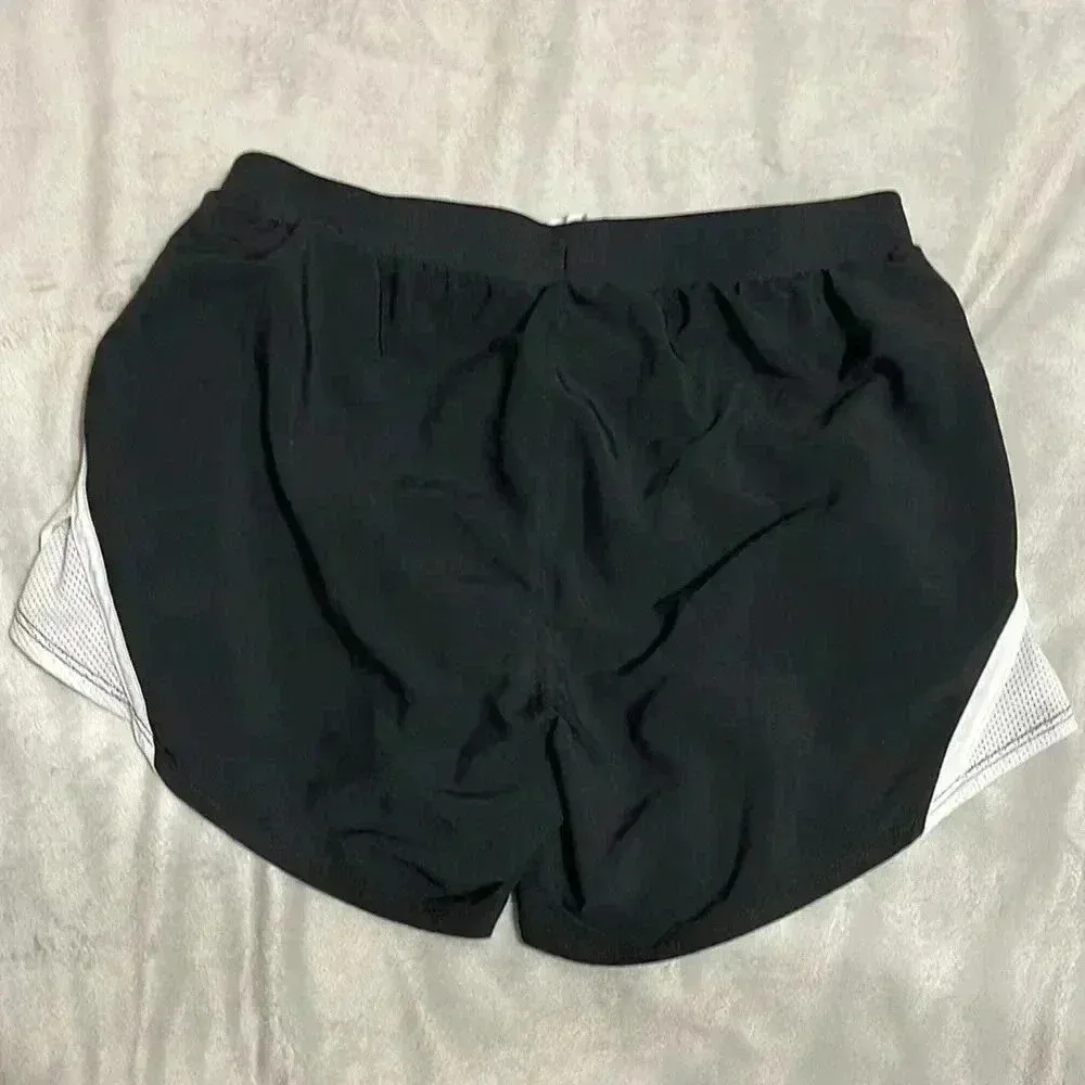2/15 Under armor shorts - Image 7