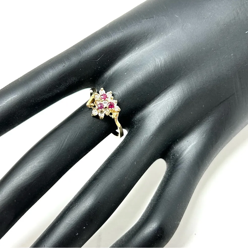 10K diamond and  ring, Approx size 8 - Image 7