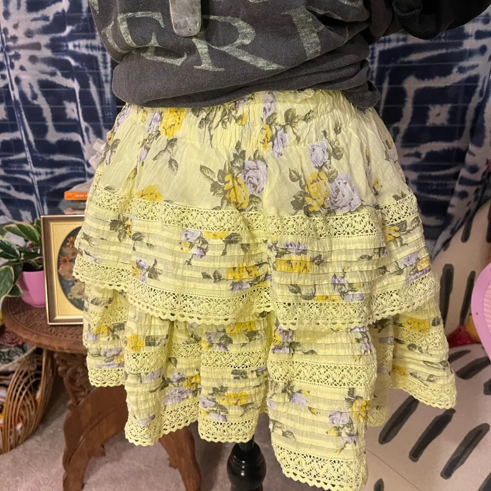 NWT Aerie Yellow Tiered Floral Mini Skirt w/Lace Trim Pastel Spring Boho Ruffle - Image 3