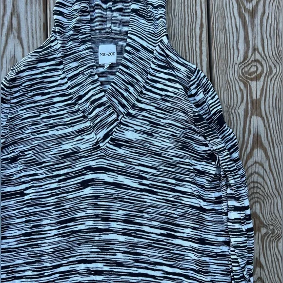 nic + zoe | medium hooded sweater | black & white - Image 2