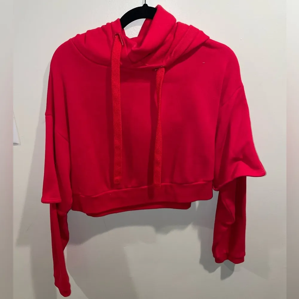 Alo Yoga red eternal cropped hoodie - Image 2