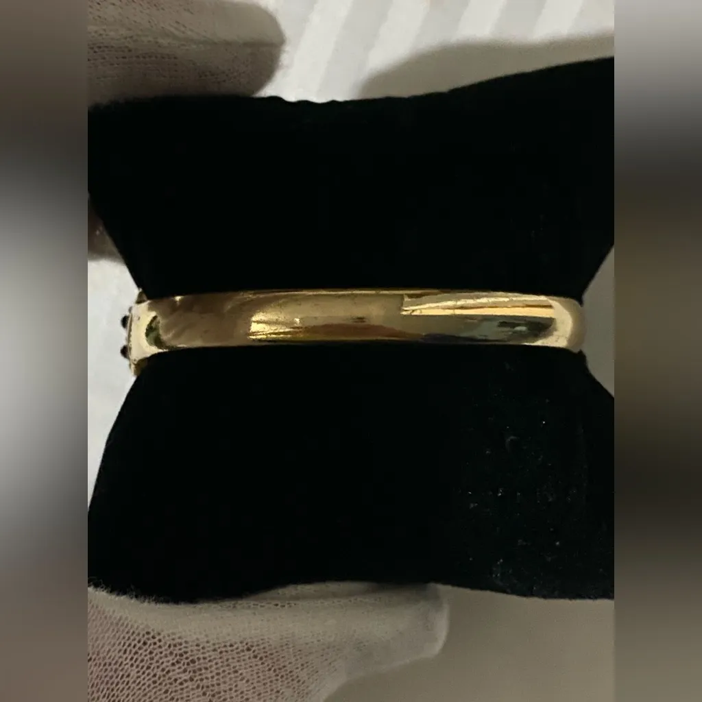 Vintage Elegant Gold and Black/Blue Women's Quartz Bracelet Watch - Image 9