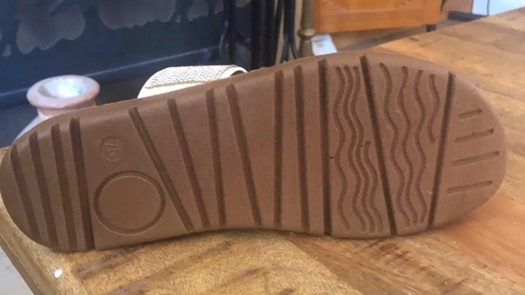 Boutique White Rhinestone Toe Ring Slide Sandals - Image 4