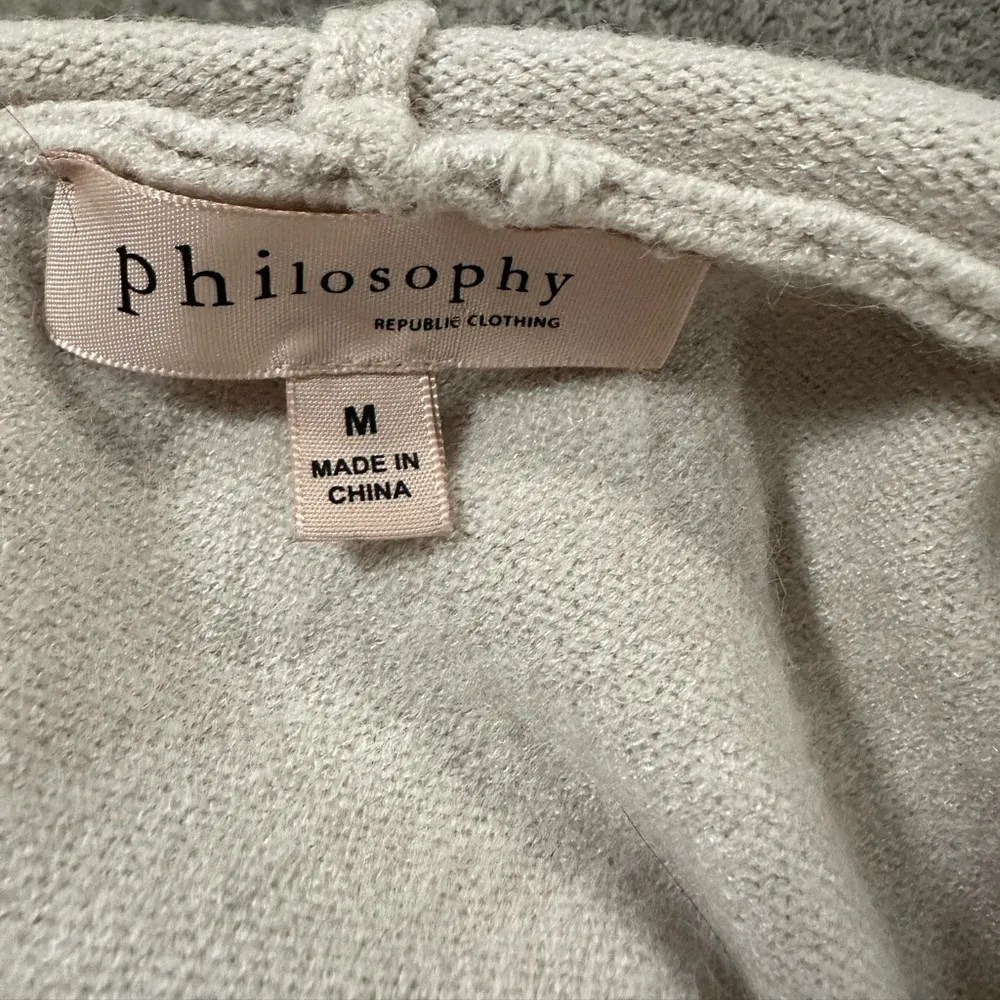 Women’s Size M Capped Sleeve Sweater Hoodie - Image 3