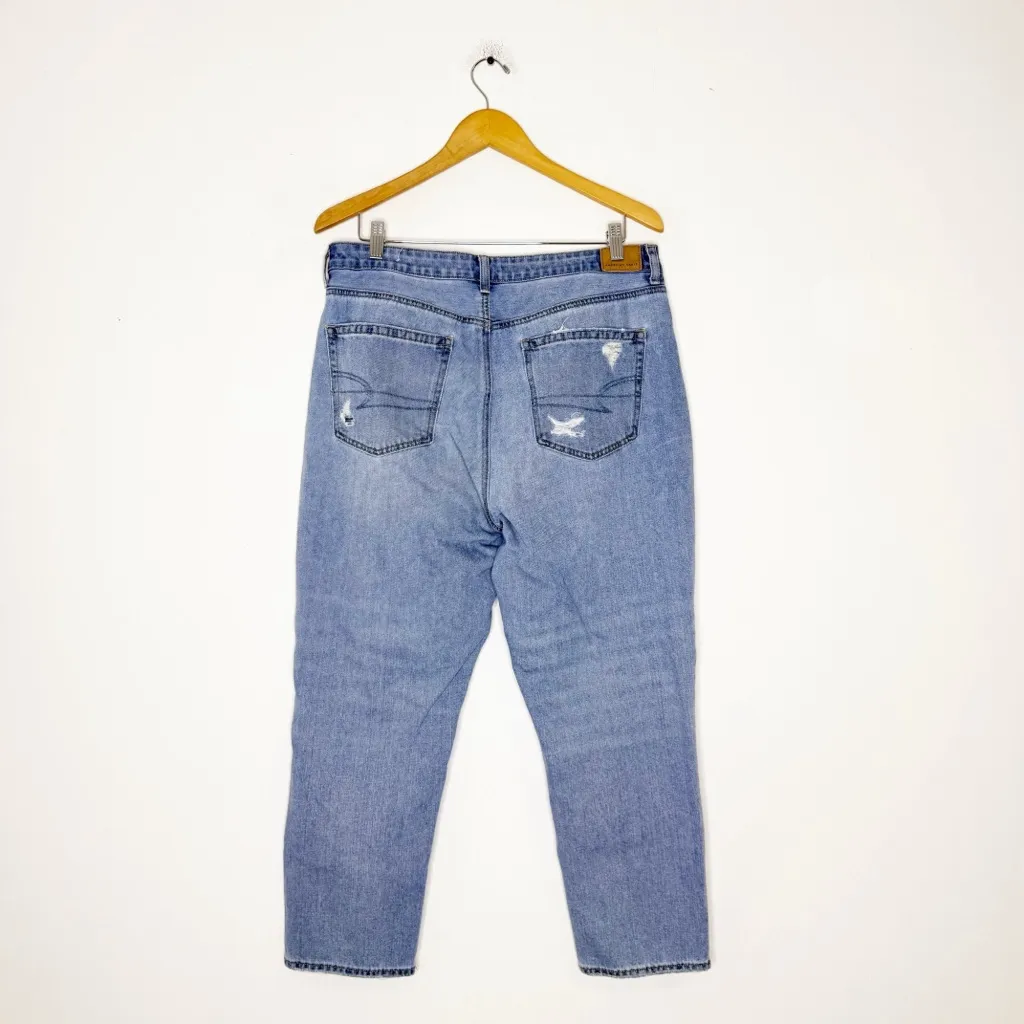 American Eagle Mom Jeans Distressed Light Wash Size 16 Short - Image 4