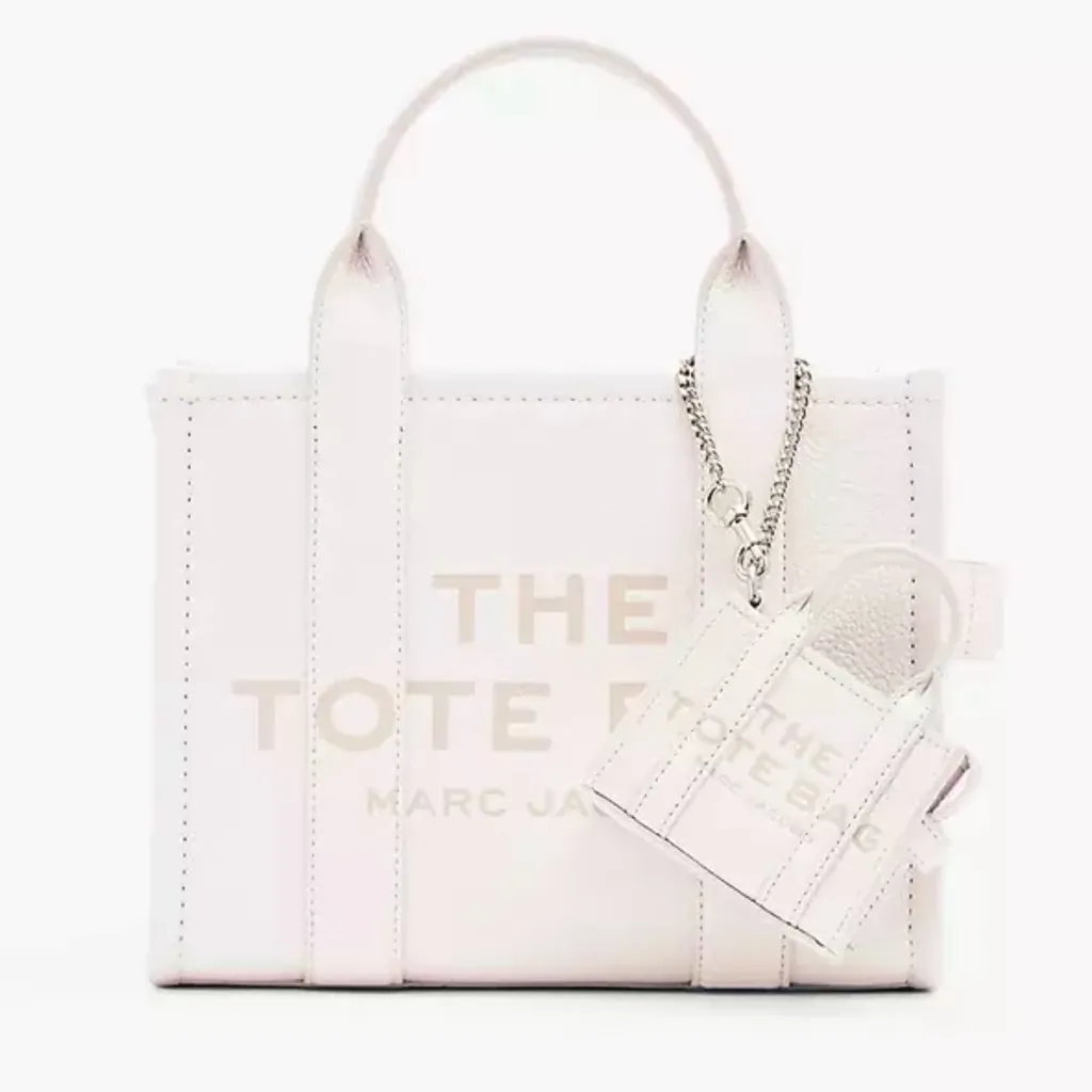 MARC JACOBS THE NANO TOTE BAG CHARM - Image 2