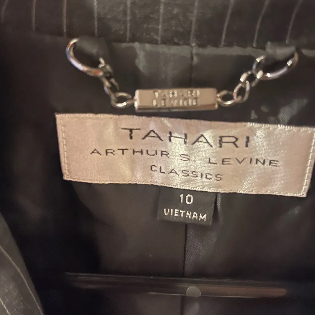 gray Pinstripe Blazer and Skirt Suit set by Tahari Size 10 - Image 3