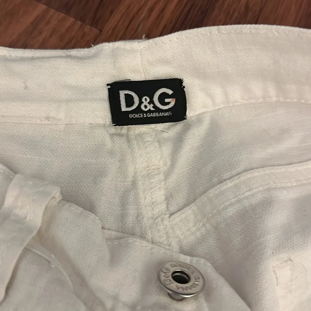 NWOT DOLCE & GABBANA Intricately Embroidered Womens Flare Jeans, Size 26 - Image 4