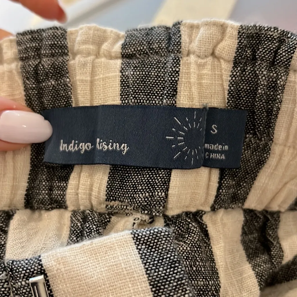 Women size small Linen cotton alike ivory and gray stripe shorts belt fabric - Image 7