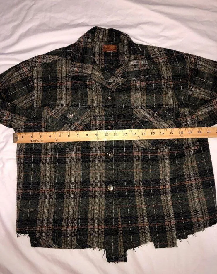 POL Plaid Button Up Jacket Size M Frayed Distressed Hem Green Flannel Pockets - Image 6