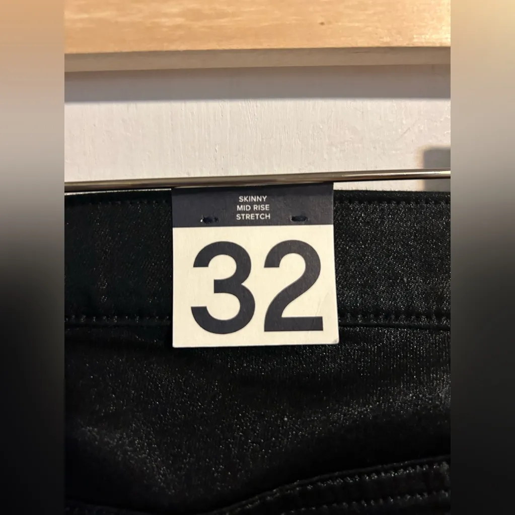 NWT Gap black coated skinny jeans. Mid rise size 14. Christmas gift 🎁 - Image 2