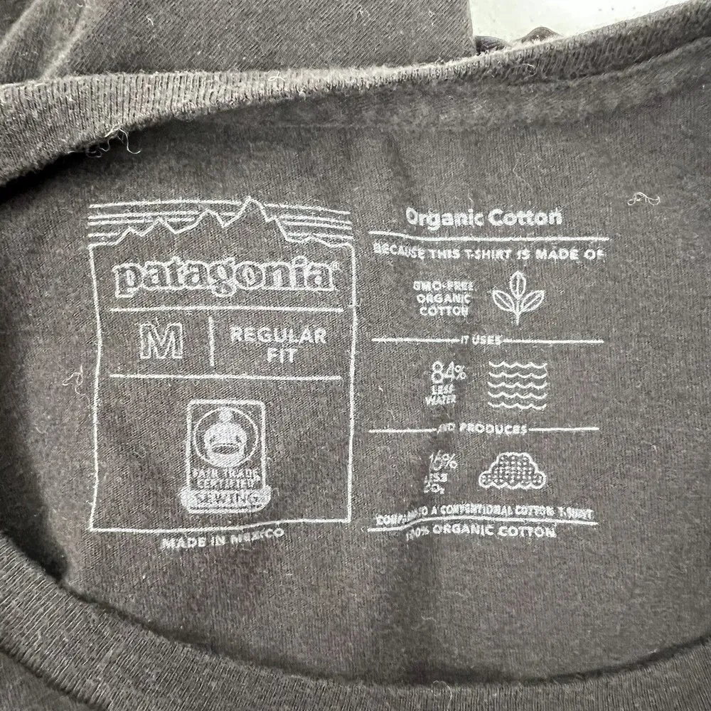 Patagonia Size M Flying Fly Fish Organic Pocket Tee Crew Neck Short Sleeve Black - Image 5