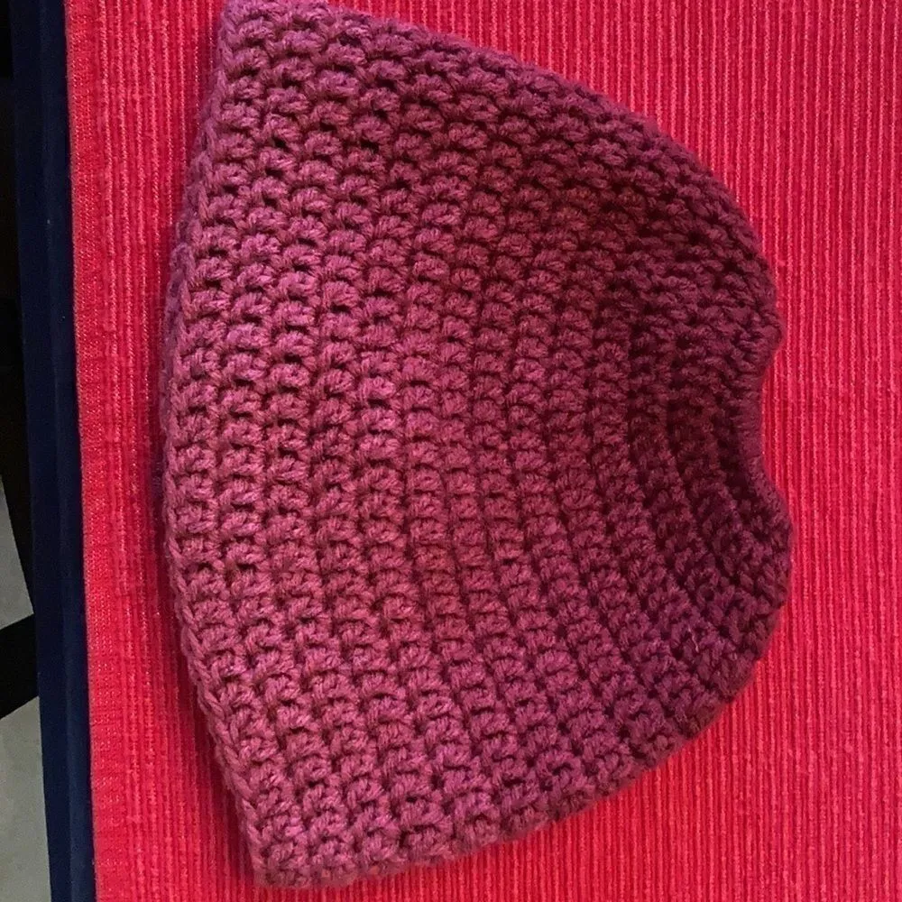 NWT Angela’s Designs hand crocheted ponytail hat beautiful variegated raspberry Pink - Image 5