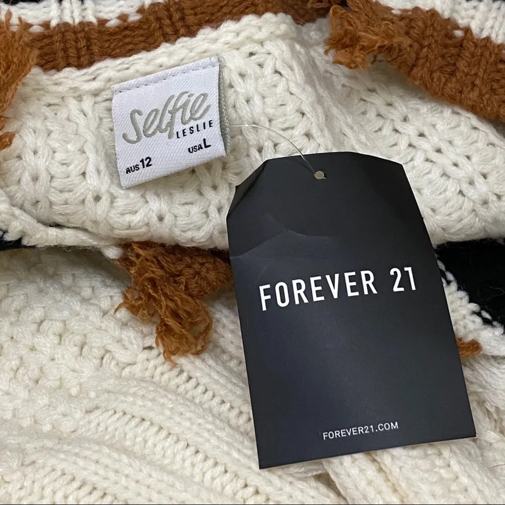 Selfie Leslie Forever 21 Distressed Chunky Sweater - Image 16