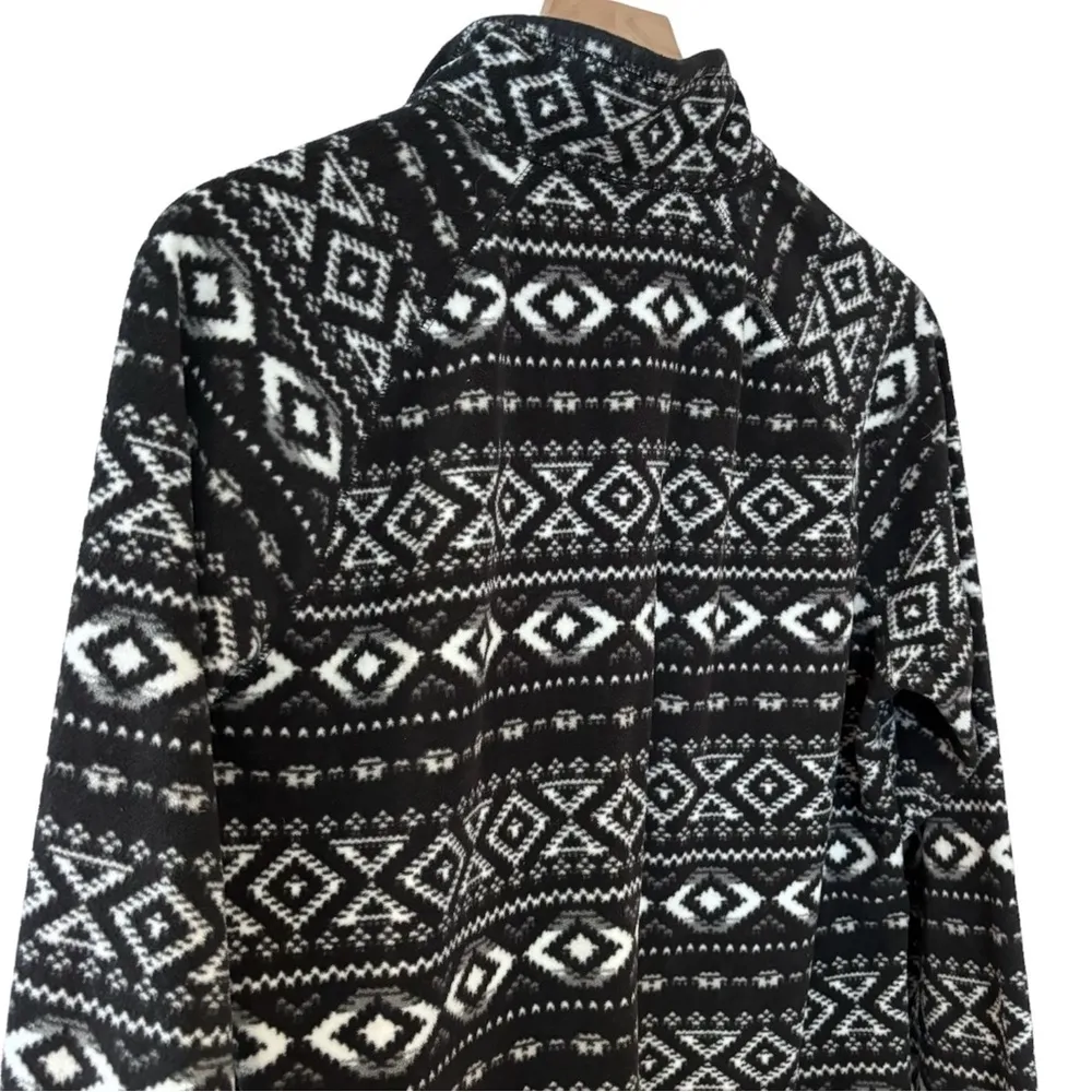 Women’s Eddie Bauer black white Aztec fleece sweatshirt - Image 6