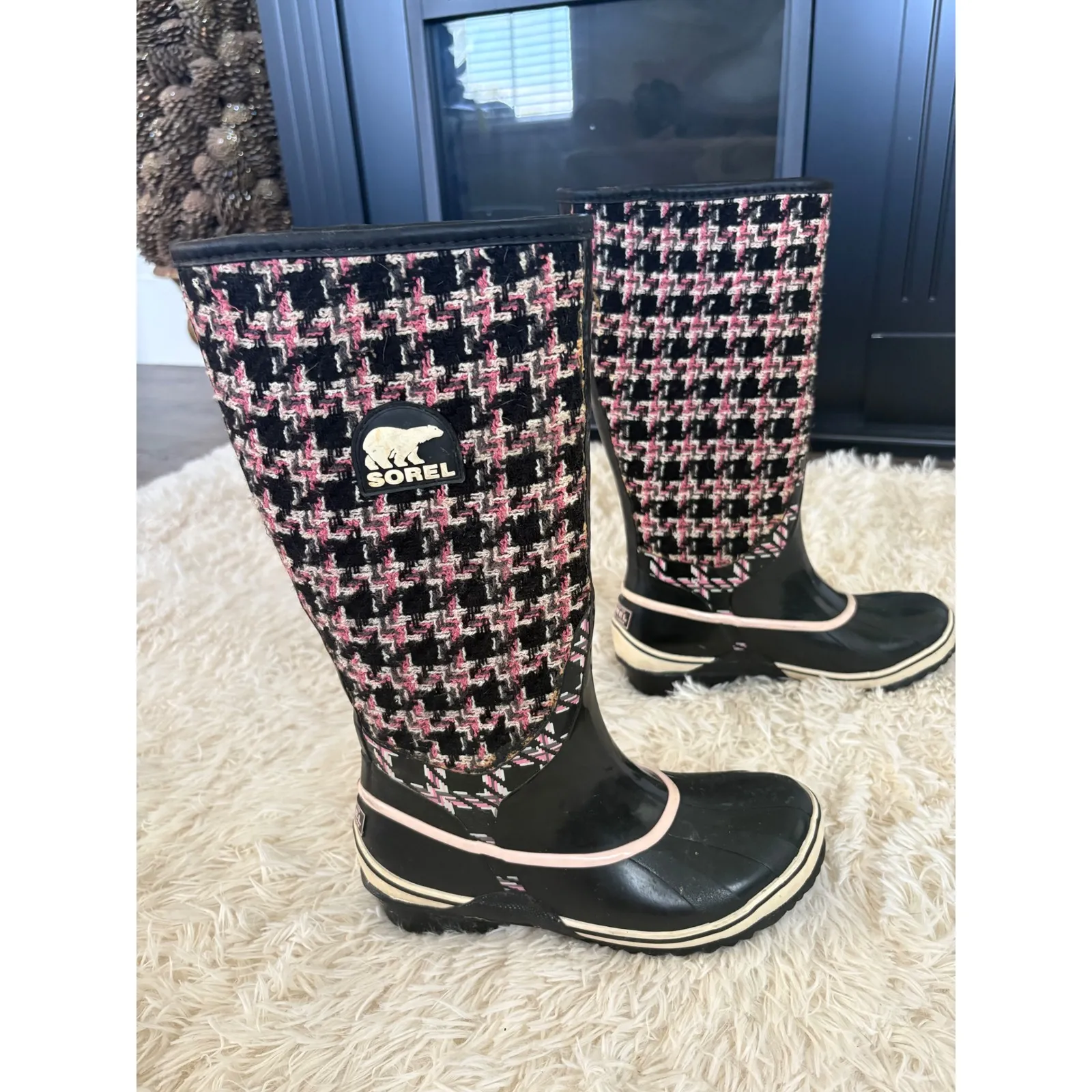 Sorel Joan of Arctic Wedge II Tall Boots‎ Houndstooth Black Pink Womens Size 6 - Image 3