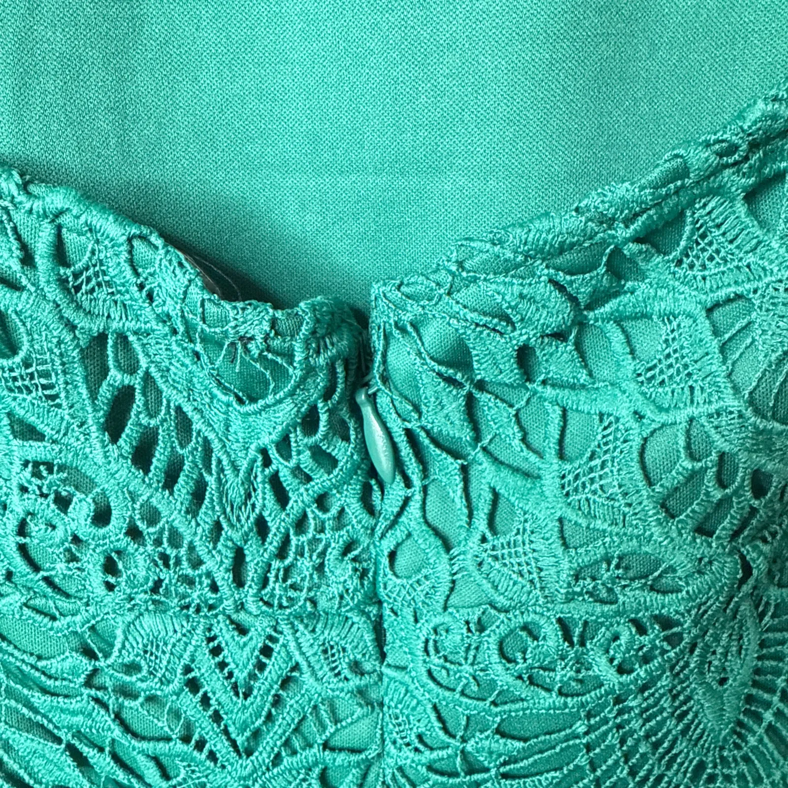 NEW NWT‎ Lulus Halter Neck Backless Bodycon Midi Crochet Lace Dress Size Small - Image 7