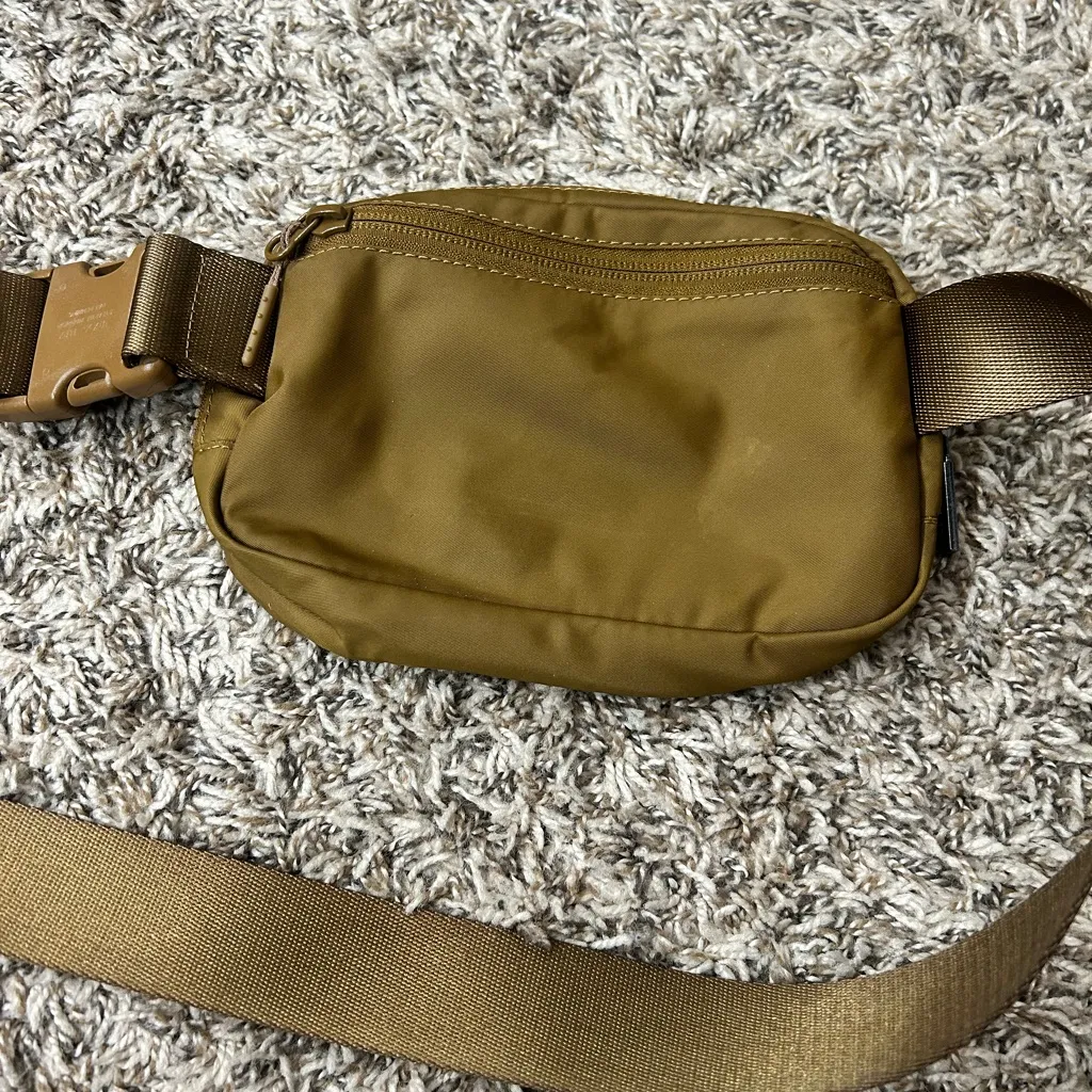 Lululemon Everywhere Belt Bag 1L Burnt Camel - Image 5