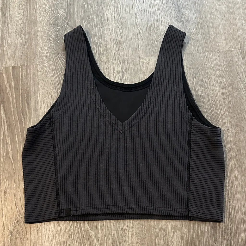 Lululemon Sz 8 Black Ribbed Softstreme Cropped‎ Women’s Casual Workout Tank Top - Image 4