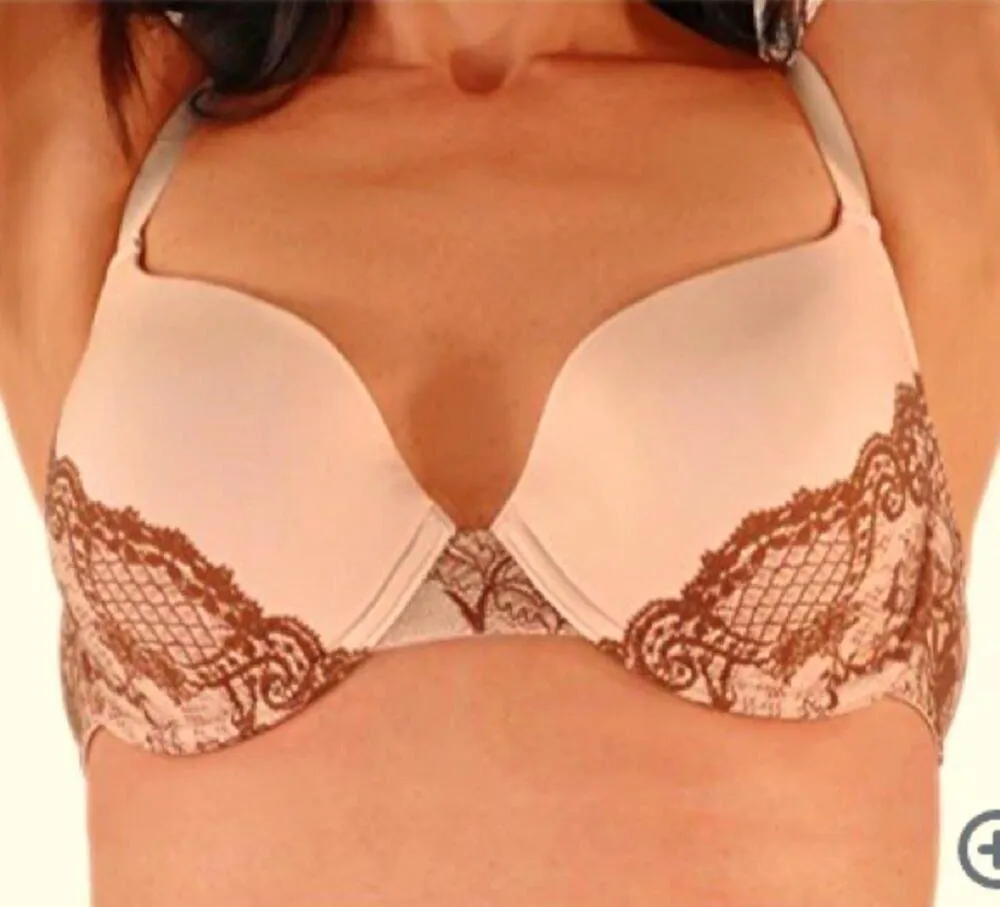 NWOT 3D Illusion Lace T - Image 2