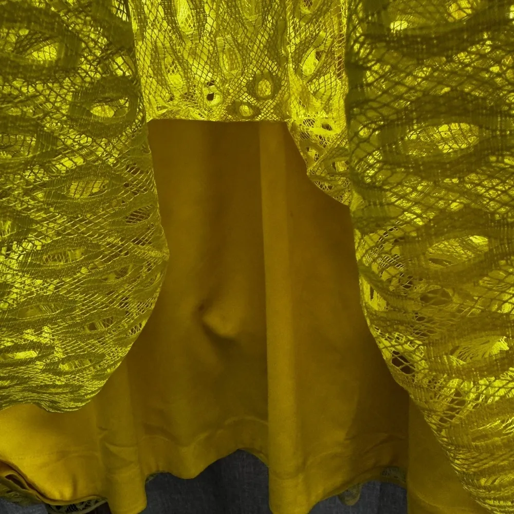 EUC Anthro / Maeve skirt Yellow Lace with Pockets Size 4 - Image 6
