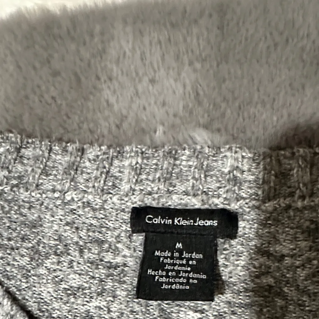 Calvin Klein Medium Women's Gray and Black Sweater Set - Image 5