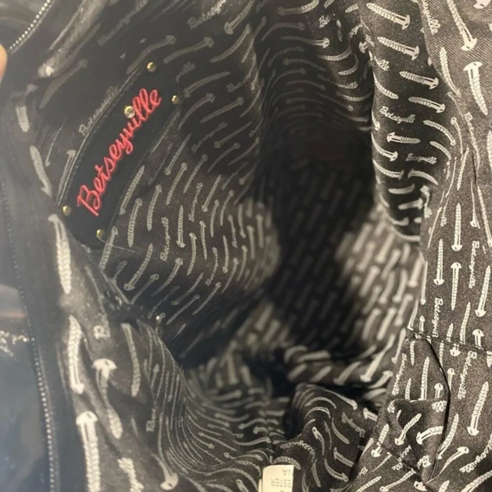 Betsey Johnson Betseyville Rare Handbag - Image 4