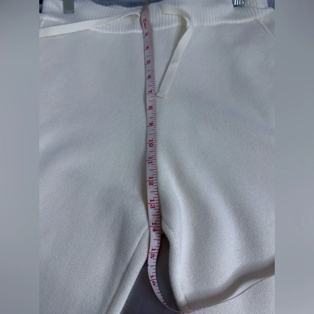 Zara Off-White Crew Neck Sweater - Image 7