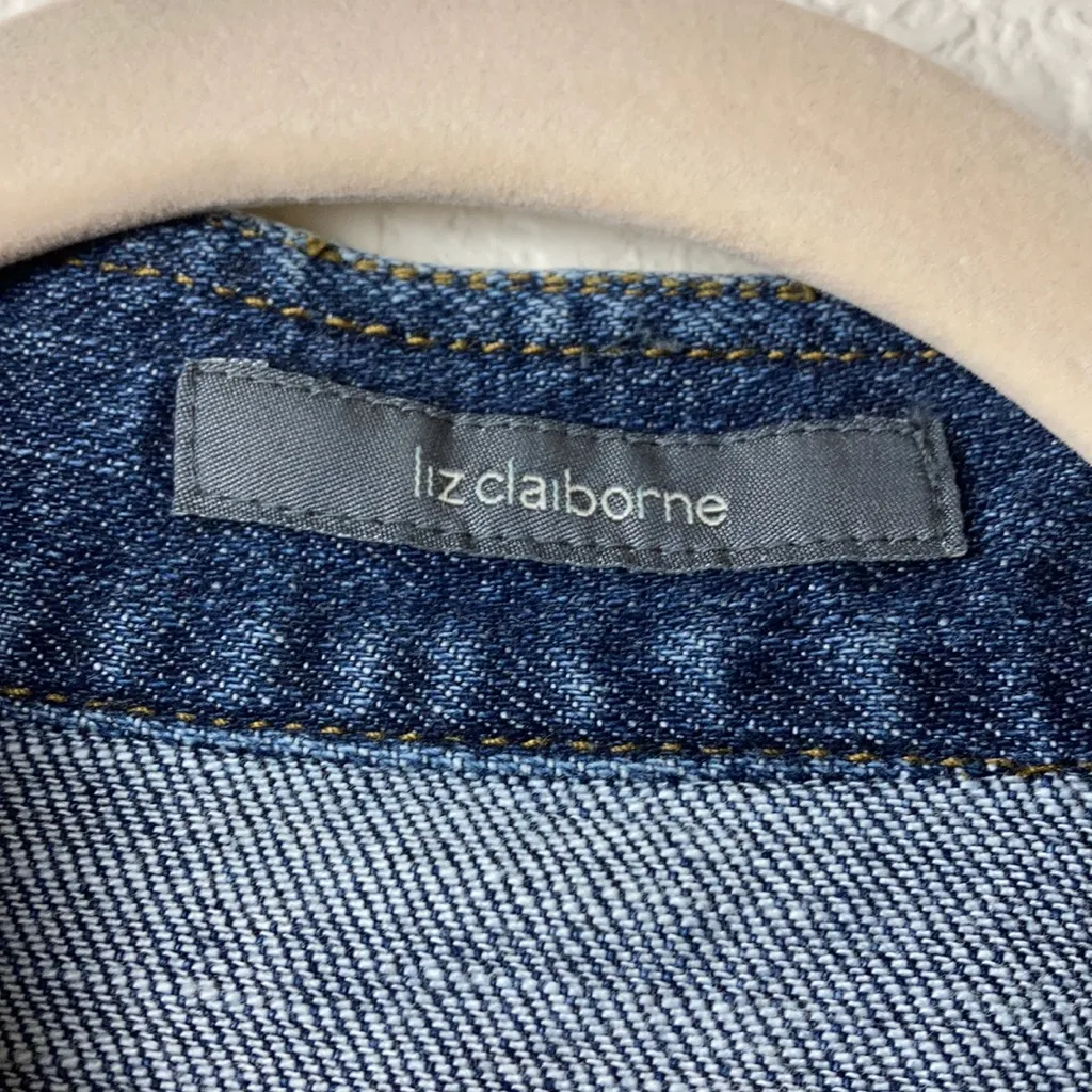 🌞Classic Liz Clairborne Dark Wash Button Down Denim Jacket A45 - Image 4