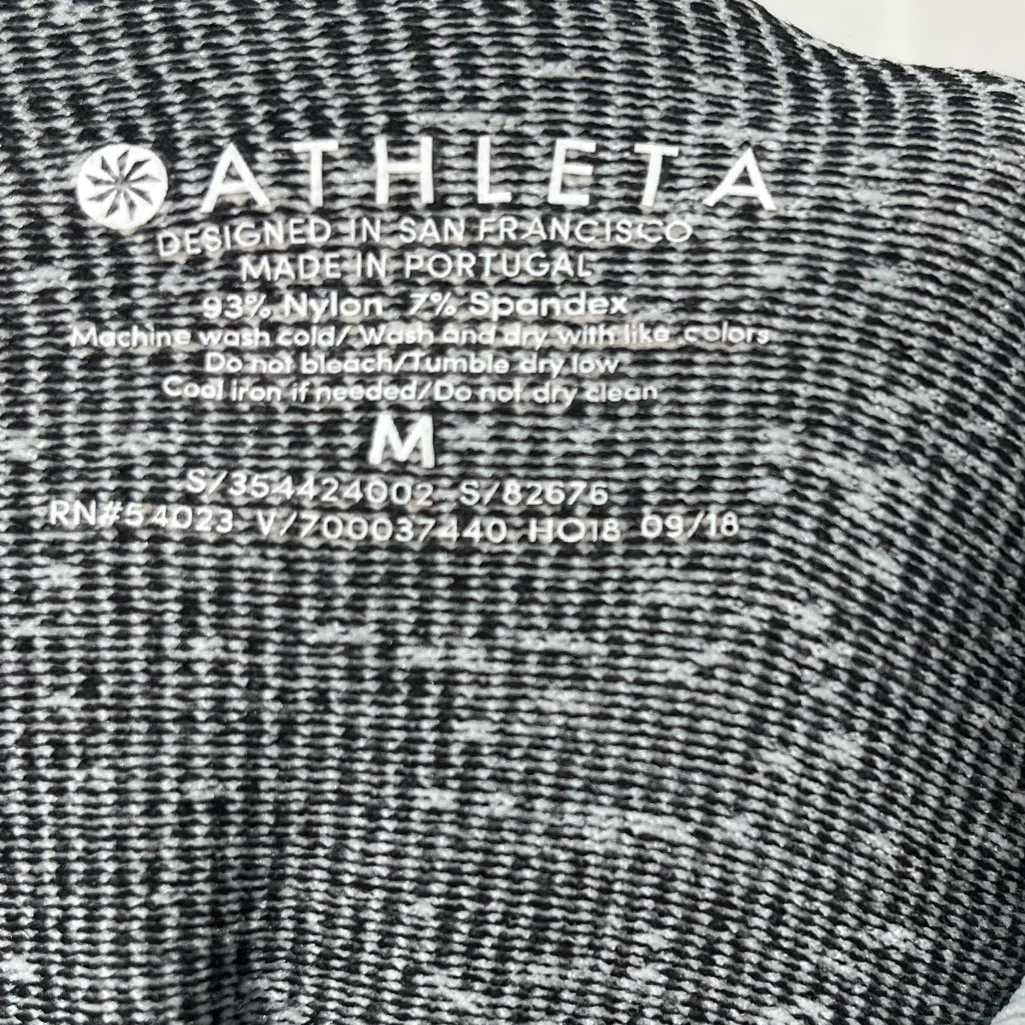 Athleta Flurry Blizzard gradient turtleneck in black and white size medium - Image 4