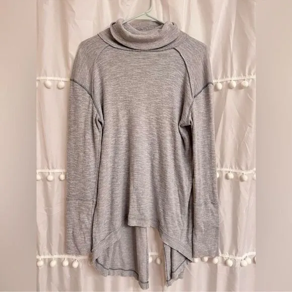 Free People We The Free Long Sleeve Turtle Neck Split Back Top Grey Size Medium - Image 3