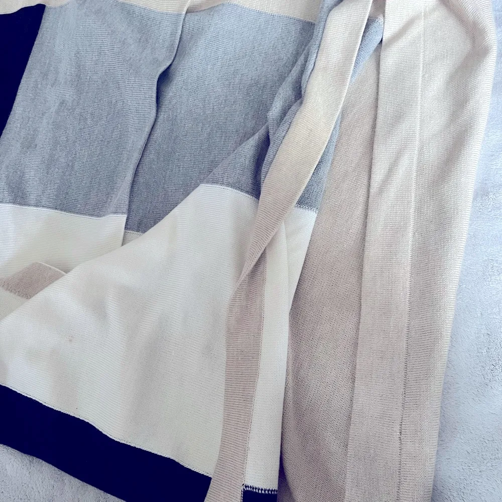 Calvin Klein Beige and Gray Knit Cardigan - Image 5