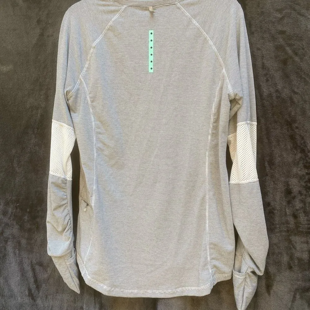 Mondetta Running Shirt With Hand Warmers - Image 6