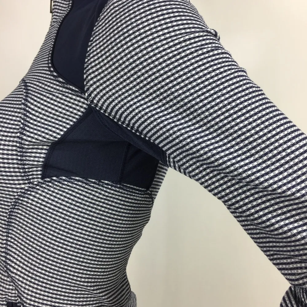 Lululemon Forme Jacket Inkwell Gingham Size 4 Rare - Image 9