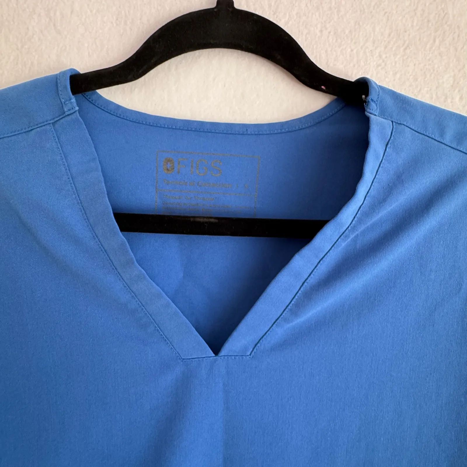 FIGS Royal Blue Catarina One-Pocket Scrub Top Women’s Size Small Style FW1100 - Image 5