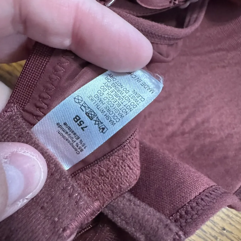 Unknown Brand Women's Underwire in Bra Size 75B / US 34B Heavily Padded - Image 4