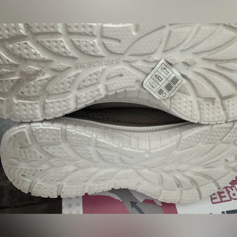 SKECHERS Slip-ins Swift fit Virtue Divintiy Shoes Sneakers Taupe Women's size 6 - Image 5