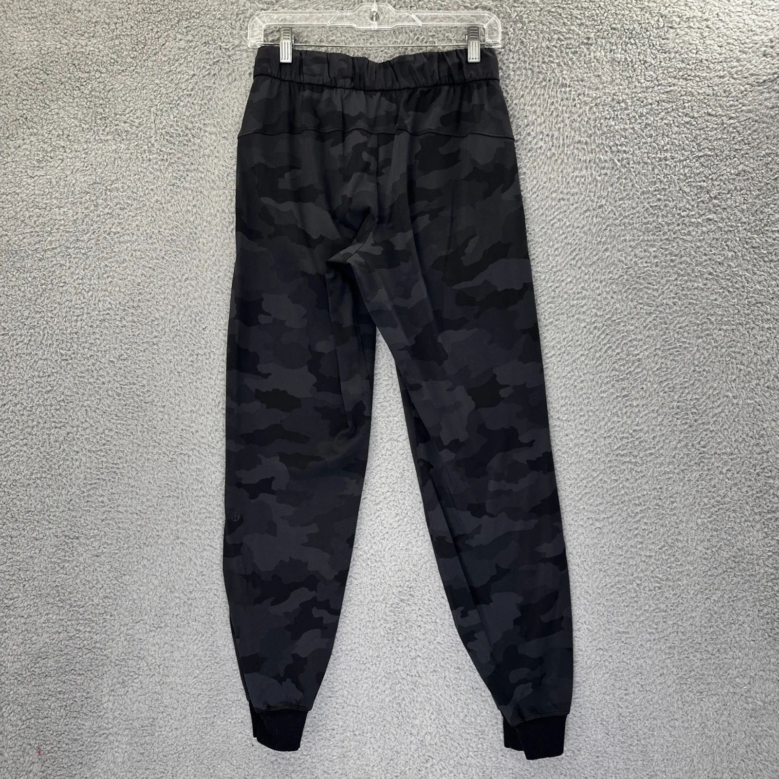 Lululemon On The Fly Jogger Pants Heritage 365 Camo Black Athletic Women 4 x 28 - Image 2