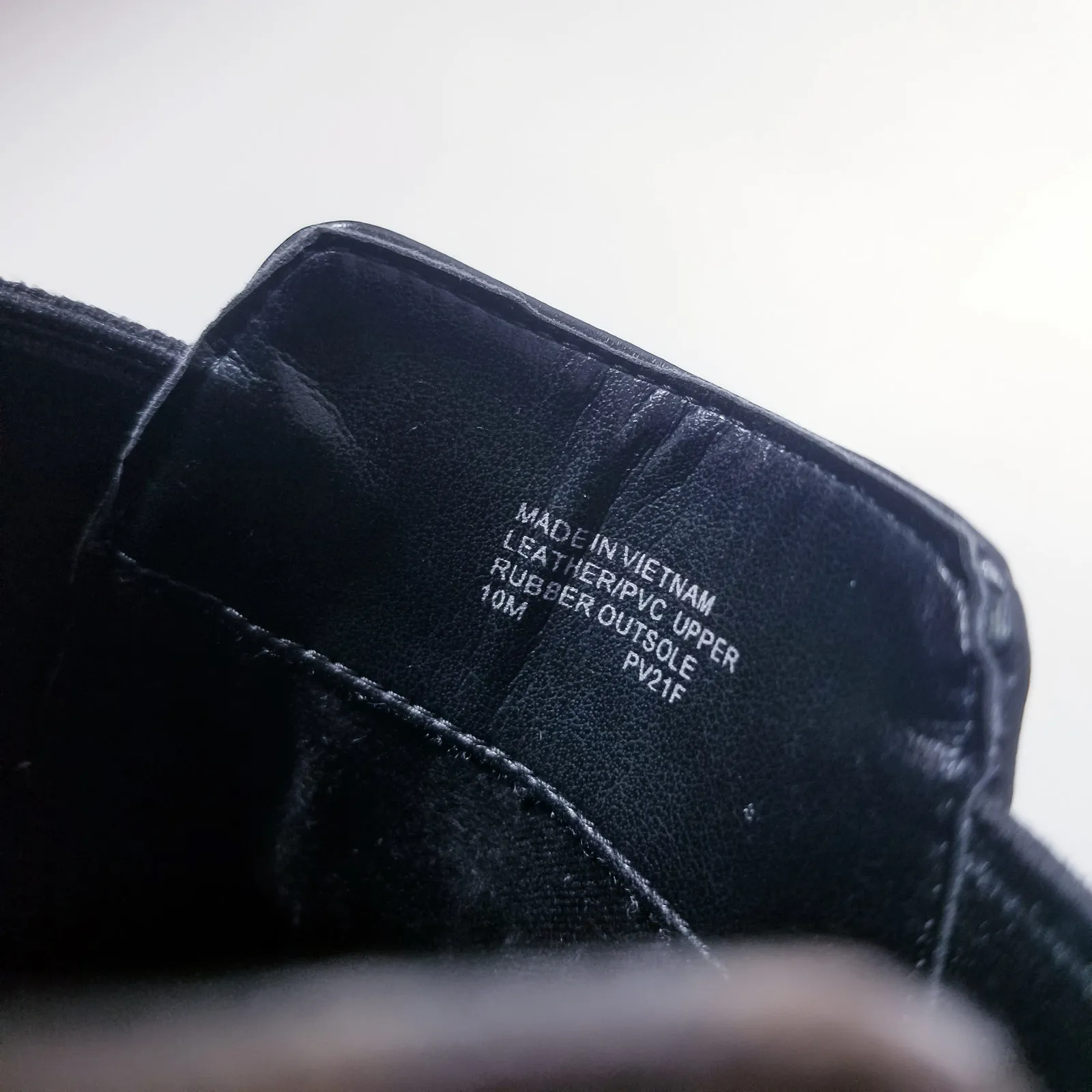 Michael Kors Women sz 10 Scarlett Boots w/ Gold Chains MK Monogram Lug Sole - Image 4