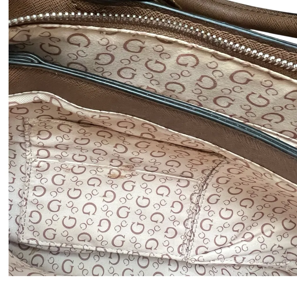 Guess Signature Nueva Crossbody Satchel Warn Tan Handbag - Image 11