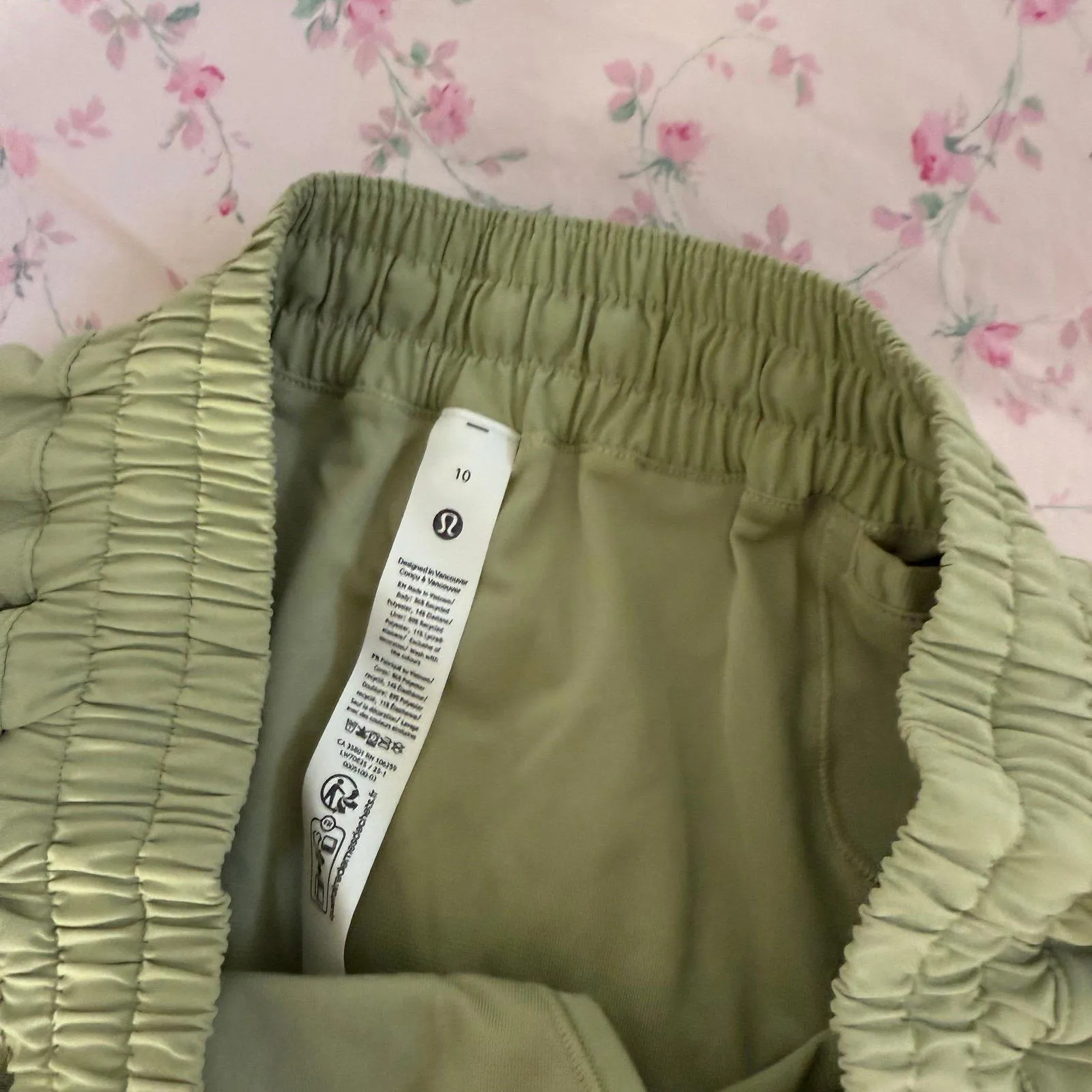 Lululemon Athletica Hotty Hot LR Short - Image 4