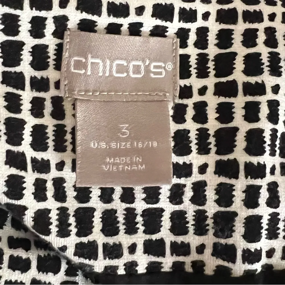 Chico's CHICO’S blazer size 3 large black white lace appliqué on arms - Image 12