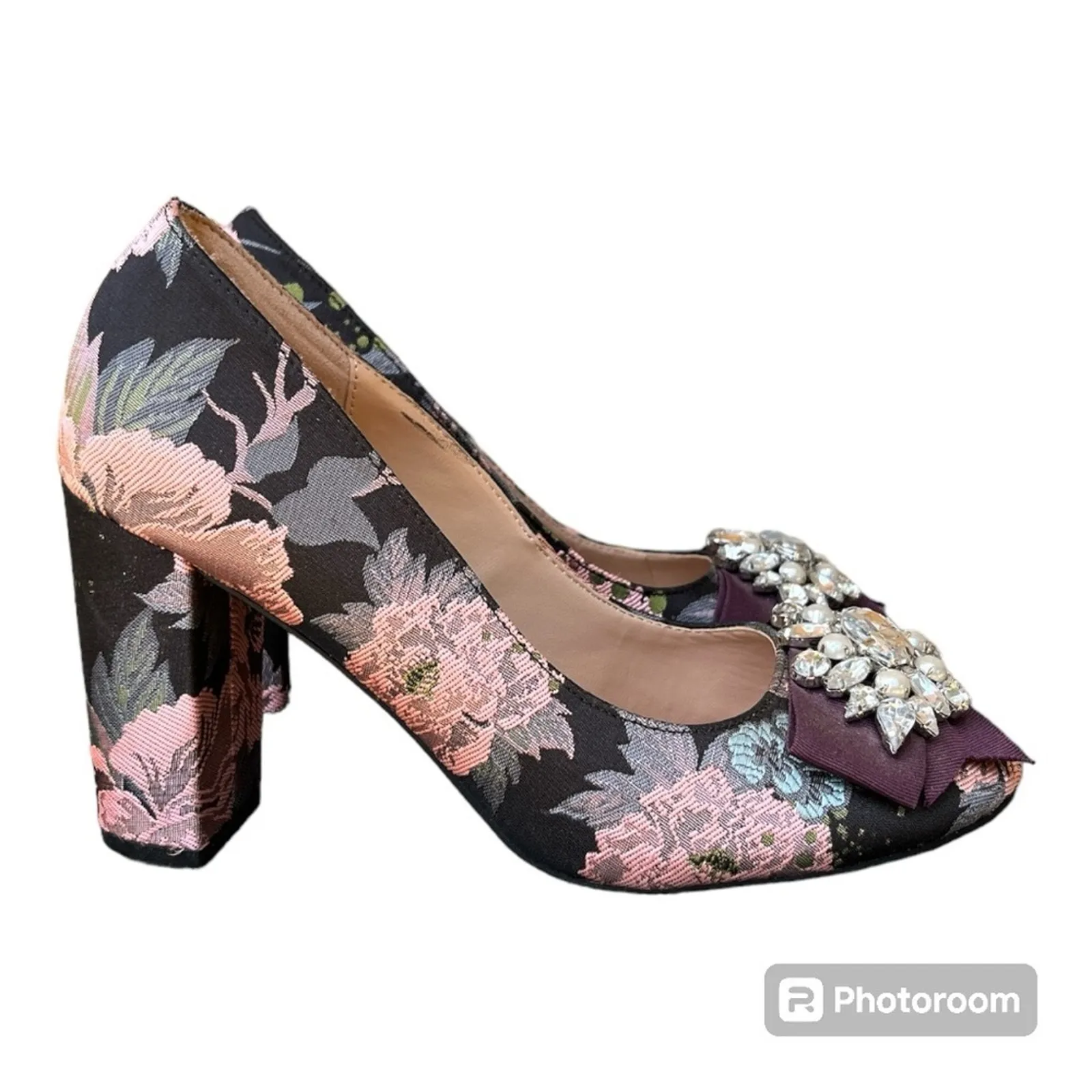 Kelley & Katie Floral Chunky Heel Punps with Rhinestones on Front Bows size 7 - Image 2
