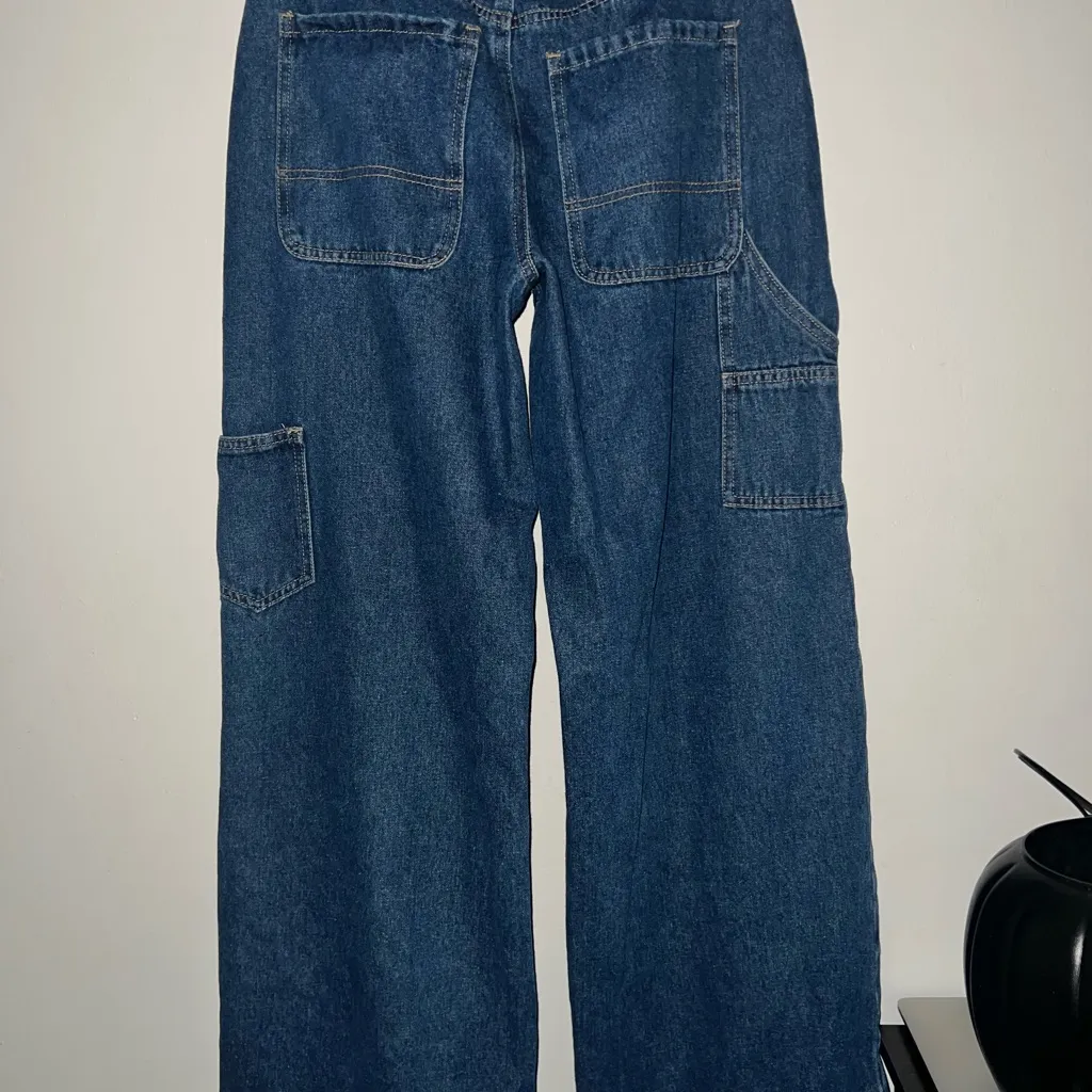 EDIKTED Ayla Low Rise Carpenter Jeans SIZE medium - Image 3