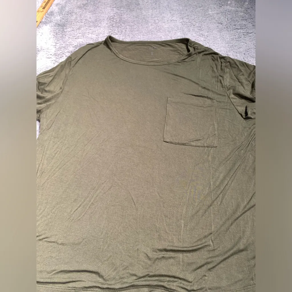 Cozy earth green tee small - Image 3