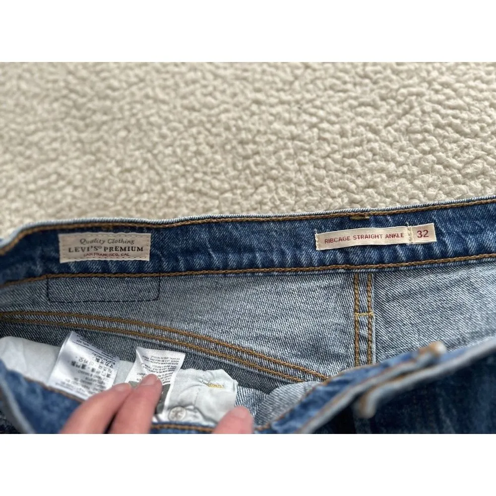 LEVI Strauss Co Rib Cage Straight Leg Distressed Cropped Ankle Blue Jeans 32/27 - Image 8