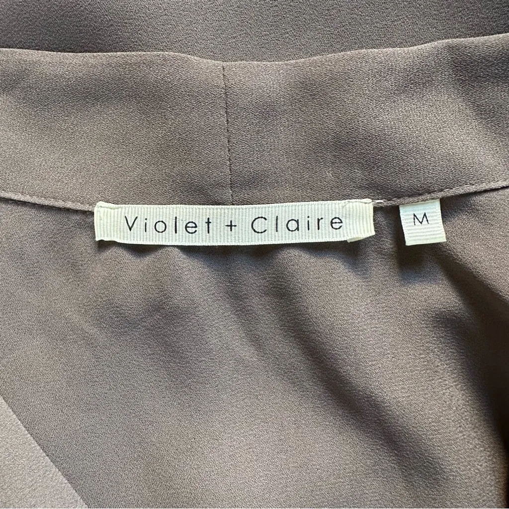 Violet + Claire gray V Neck Shell Sleeveless Blouse - Image 10