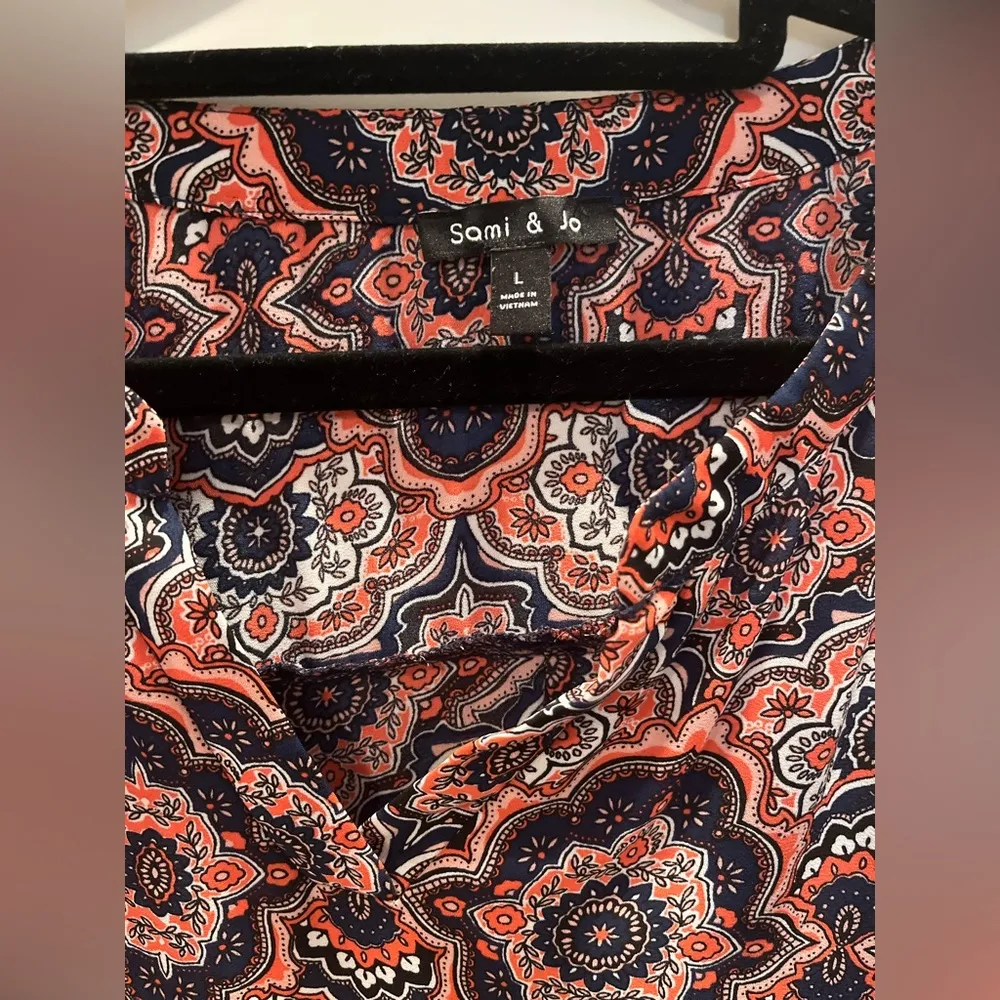 Floral Patterned Women's Top - Image 2