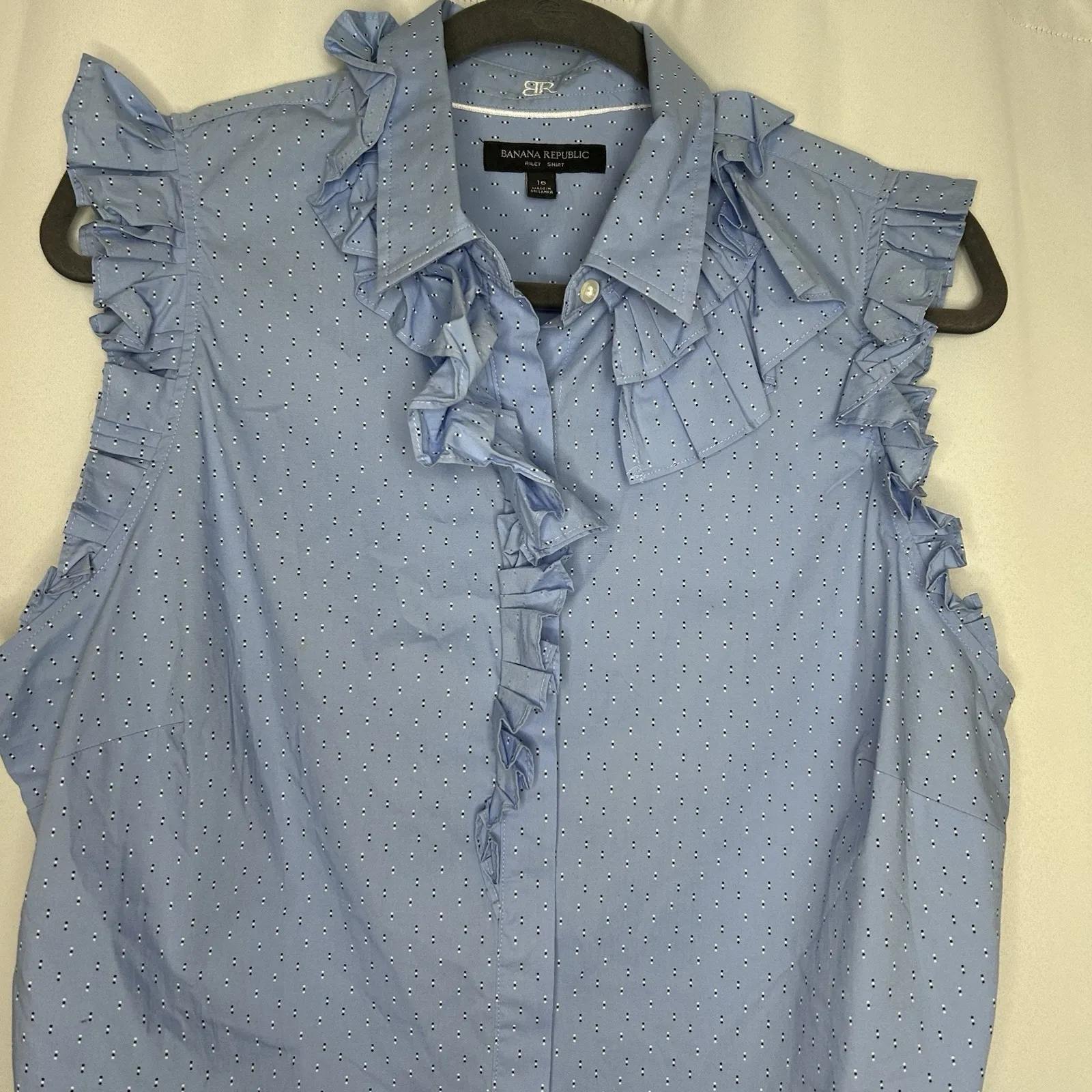 Banana Republic Size 16 Riley-Fit Sleeveless Dot Print Ruffle Shirt Blue‎ - Image 2