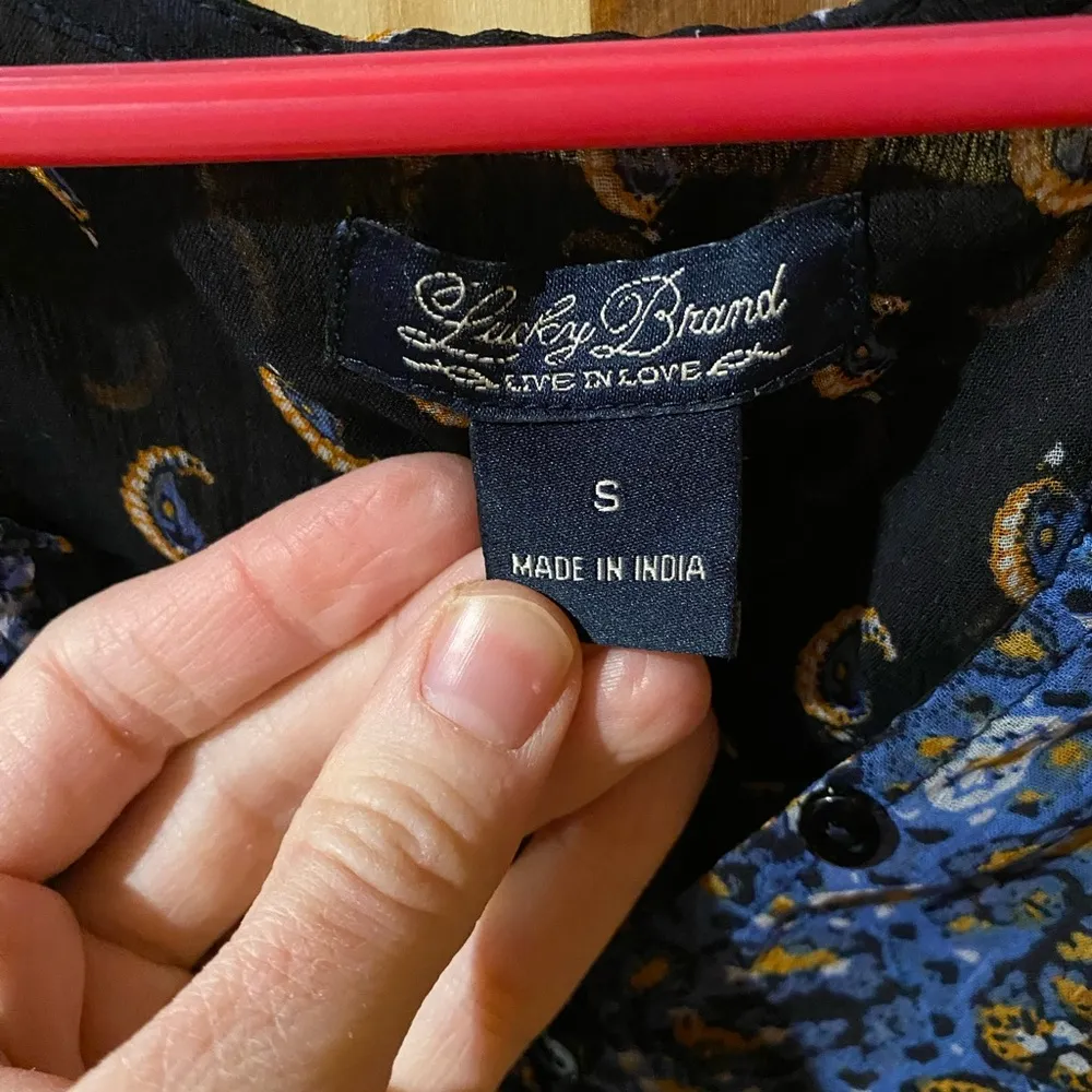 Lucky Brand Blue Graphic Blouse with Relaxed Fit and Long Sleeves - Image 5